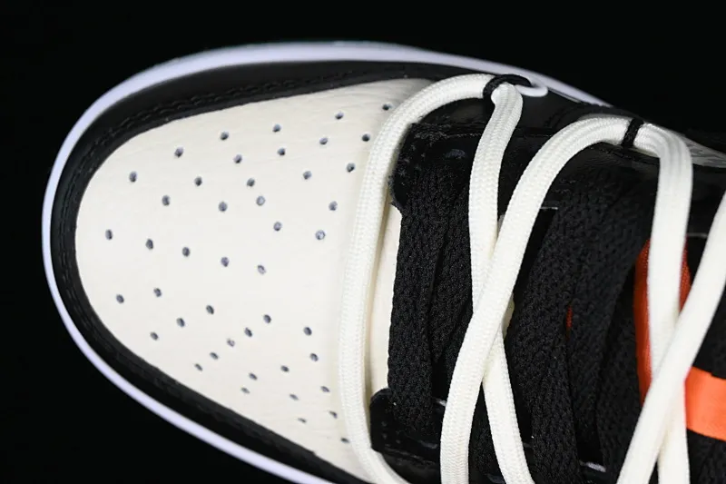 All Categories Nk SB Dunk Series Nk SB Dunk Low Low-top sneakers Nk Dunk Low Panda Prank-Sliding Track Cracked Skateboarder SB Strappy Low-top Casual Shoes DD1391-300